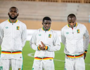 Willity Younoussa lors de l'exécution de l'hymne du Cameroun
