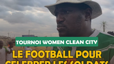 women clean city